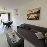 公寓 - Seafront 2 Bedroom Apartment, Fully Air-conditioned And Equipped With Amenities *