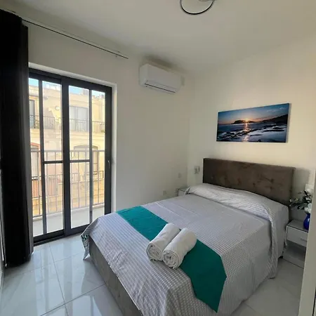 - Seafront 2 Bedroom Apartment, Fully Air-conditioned And Equipped With Amenities