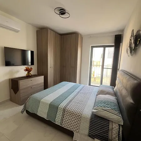 - Seafront 2 Bedroom Apartment, Fully Air-conditioned And Equipped With Amenities Daire